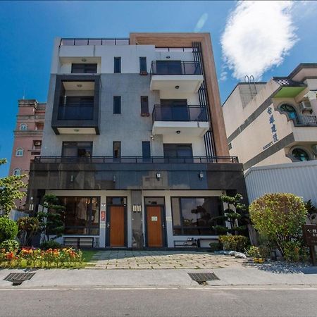 花蓮前站-艾莉小屋電梯民宿 Hualien City Exterior photo